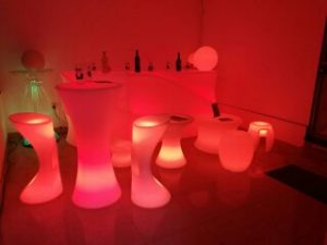 Taburetes y mesas Led